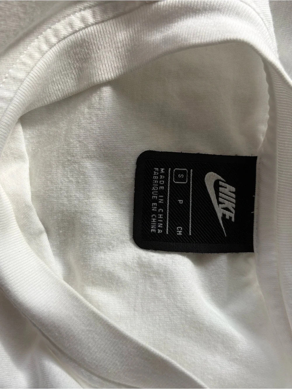 NIKE KOREA sz S White Tshirt Short Sleeve Swoosh
